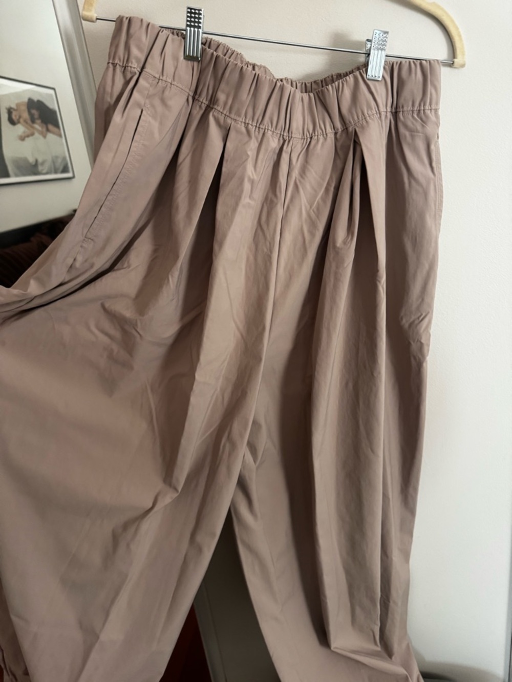 OFFLINE By Aerie Nice Moves Balloon Pant in Pebble - Picture 7 of 8